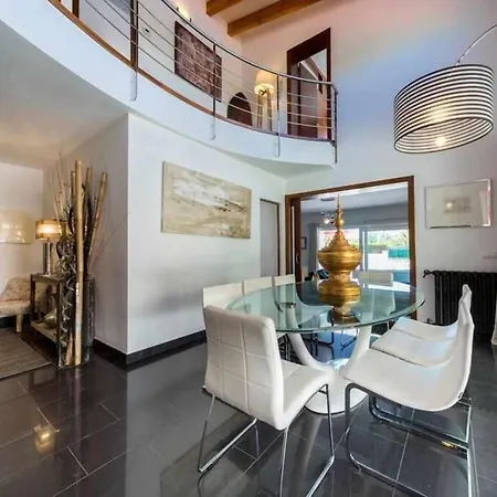 וילה Dalia Exclusiva De Diseno En Tranquilo Entorno Trebeluger