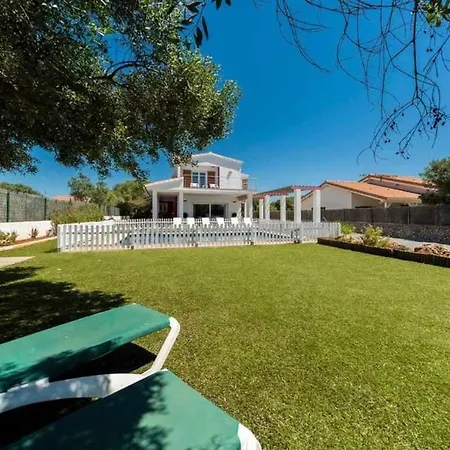 Villa Dalia Exclusiva De Diseno En Tranquilo Entorno Trebeluger
